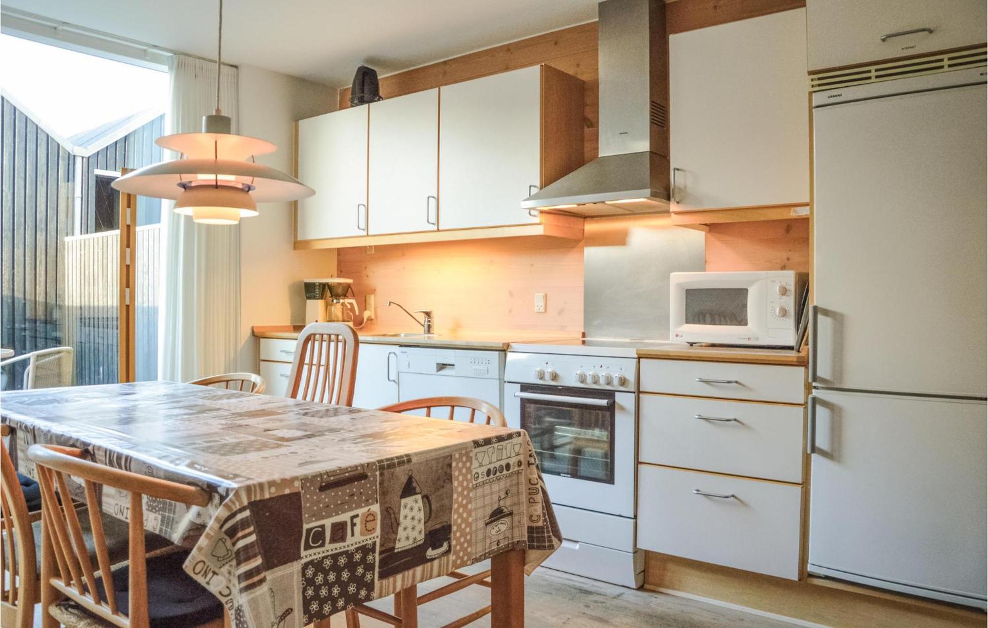 2 Bedroom Gorgeous Home In Hvide Sande Exterior foto